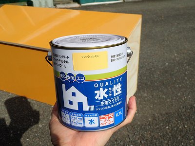 防水コンパネと同じ色の塗料がない