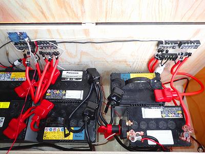 バッテリーのショートの危険性が低い配線