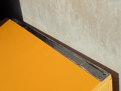 コンパネボックスの防水対策にアルミテープ