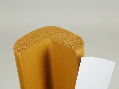 コーナークッションの厚み